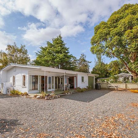 Lake Edge Cottage - Waitahanui Holiday Home Esterno foto