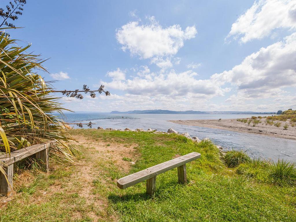 Lake Edge Cottage - Waitahanui Holiday Home Esterno foto