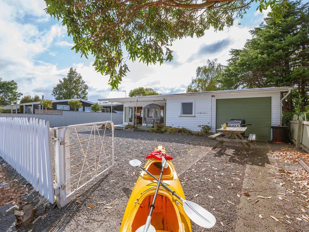 Lake Edge Cottage - Waitahanui Holiday Home Esterno foto